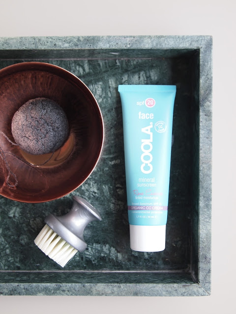 Coola MineralFace Sunscreen – Glødende hud med solfaktor på kjøpet