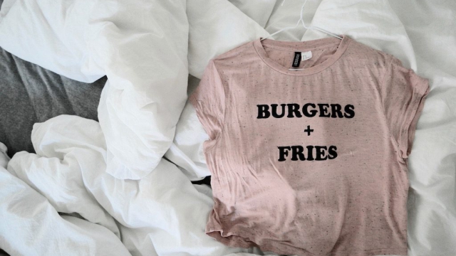 Sunday Tee – Burgers + Fries